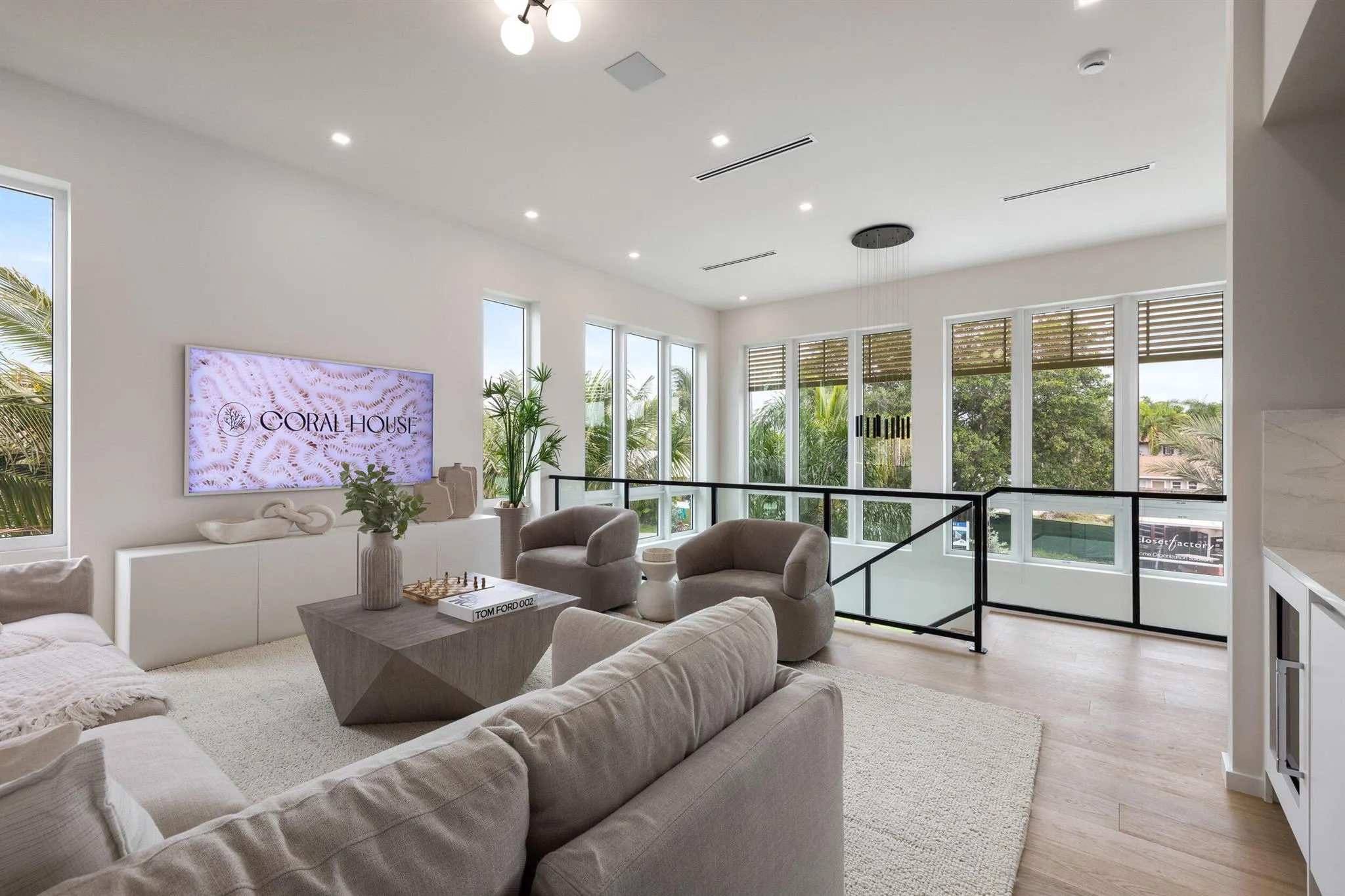 800 Bond Way