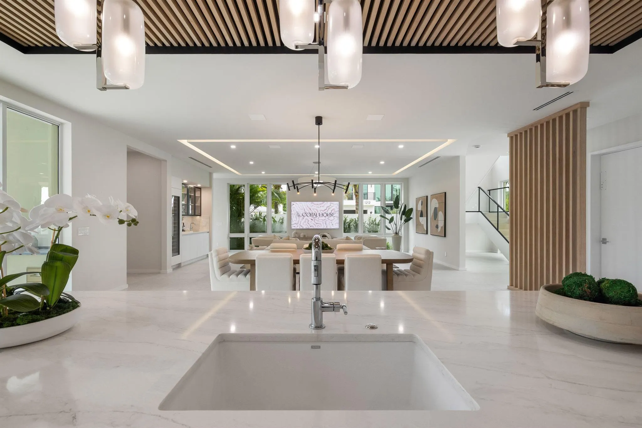 800 Bond Way