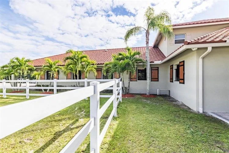 15330 Ocean Breeze Lane, #Barn Stalls