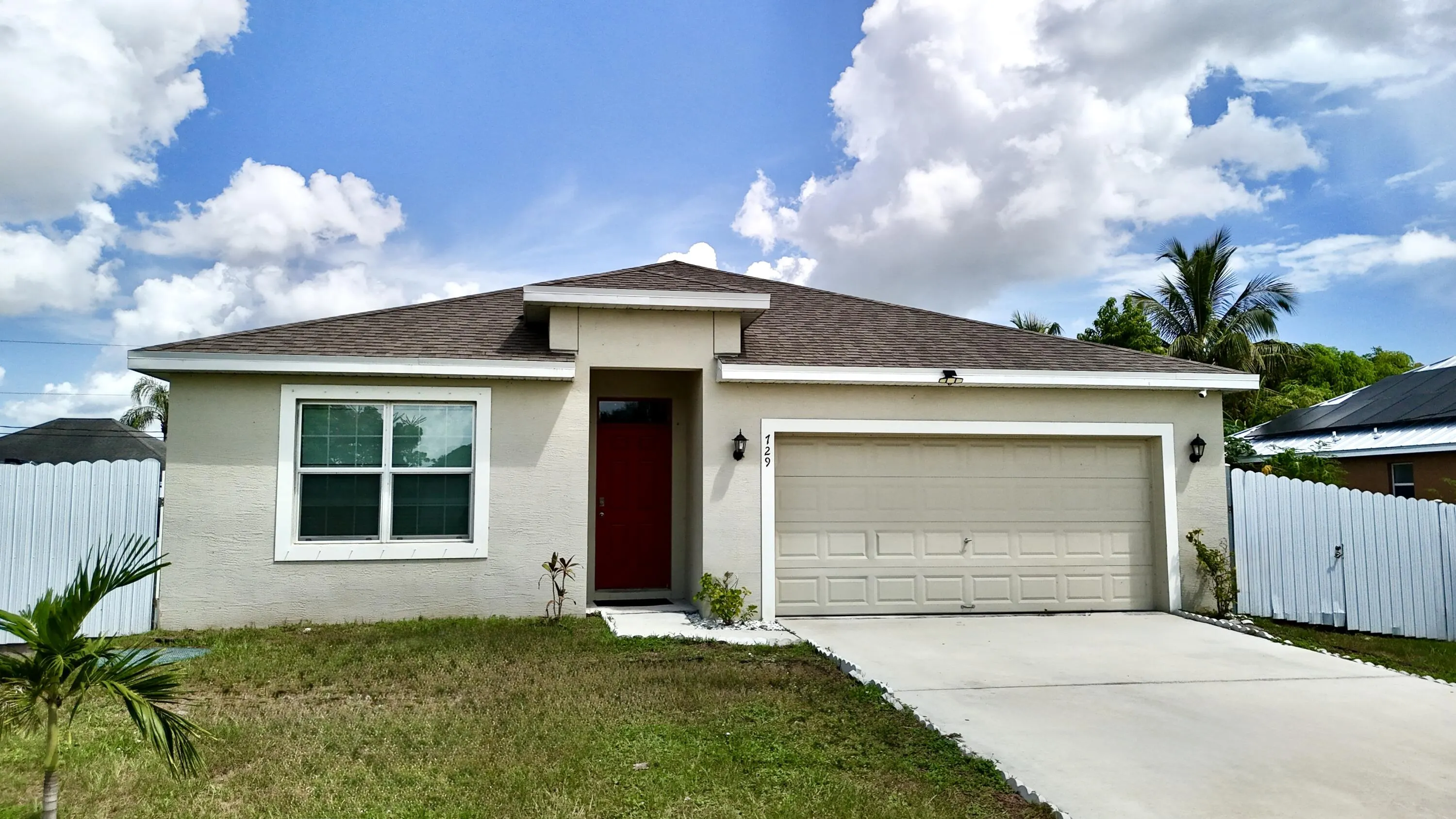 729 SW Lakehurst Drive