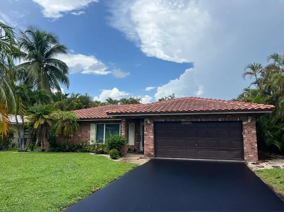 11305 NW 38th Street