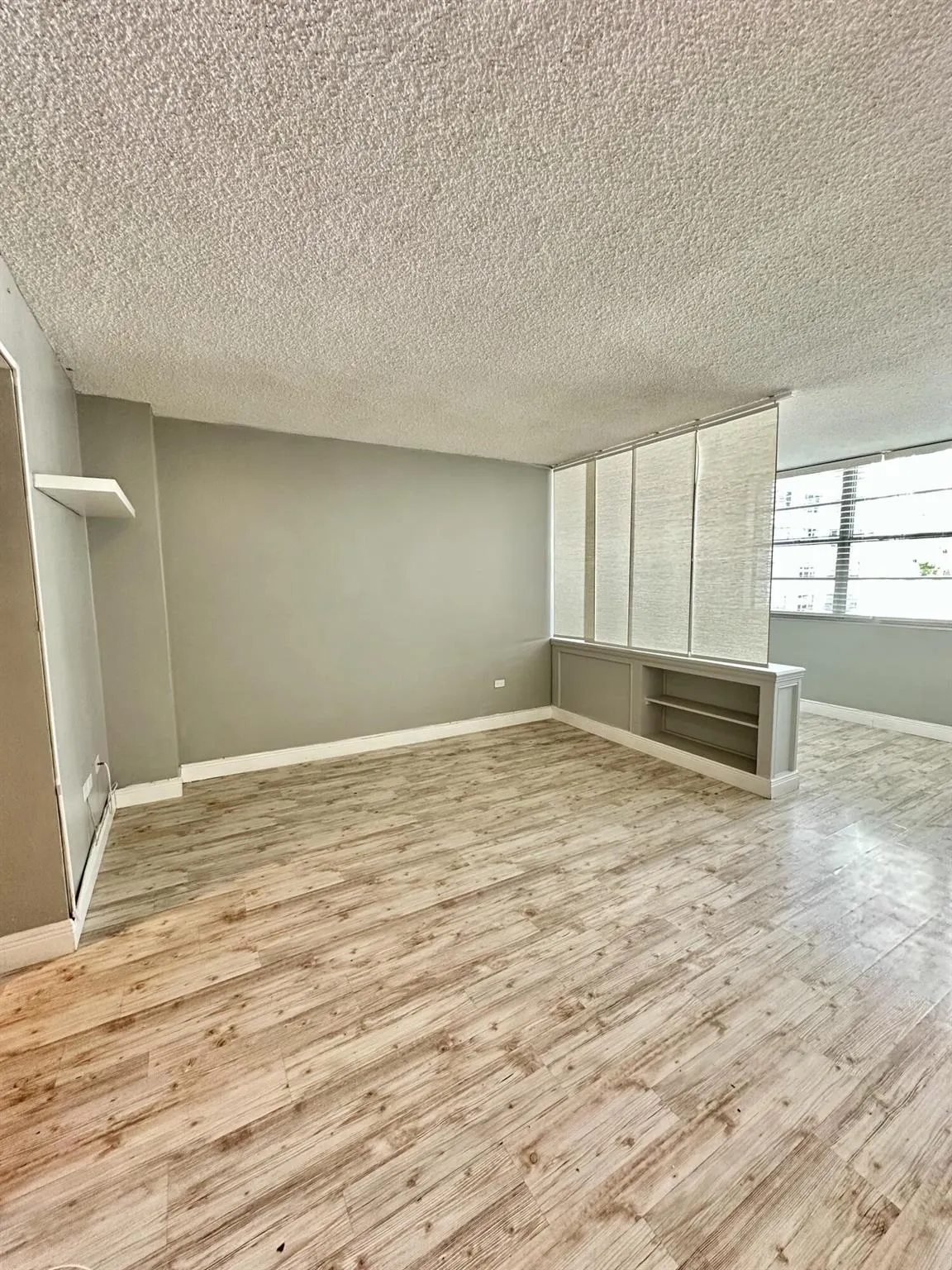 905 Brickell Bay Drive, #1223