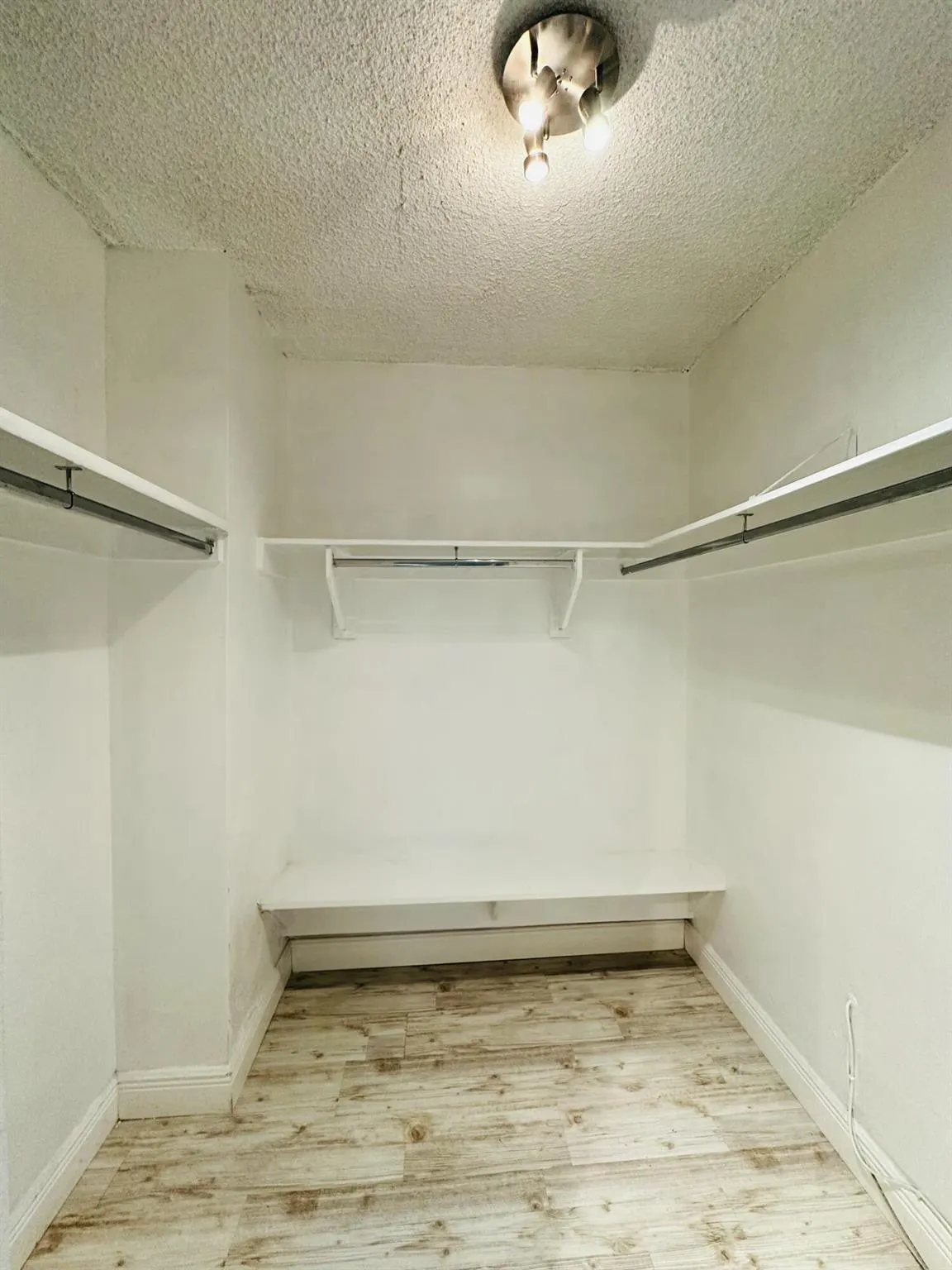 905 Brickell Bay Drive, #1223