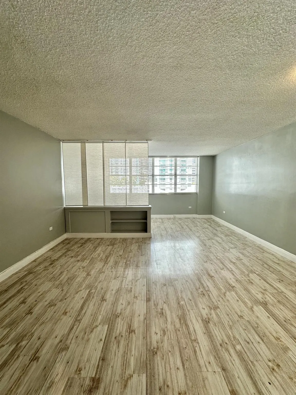 905 Brickell Bay Drive, #1223