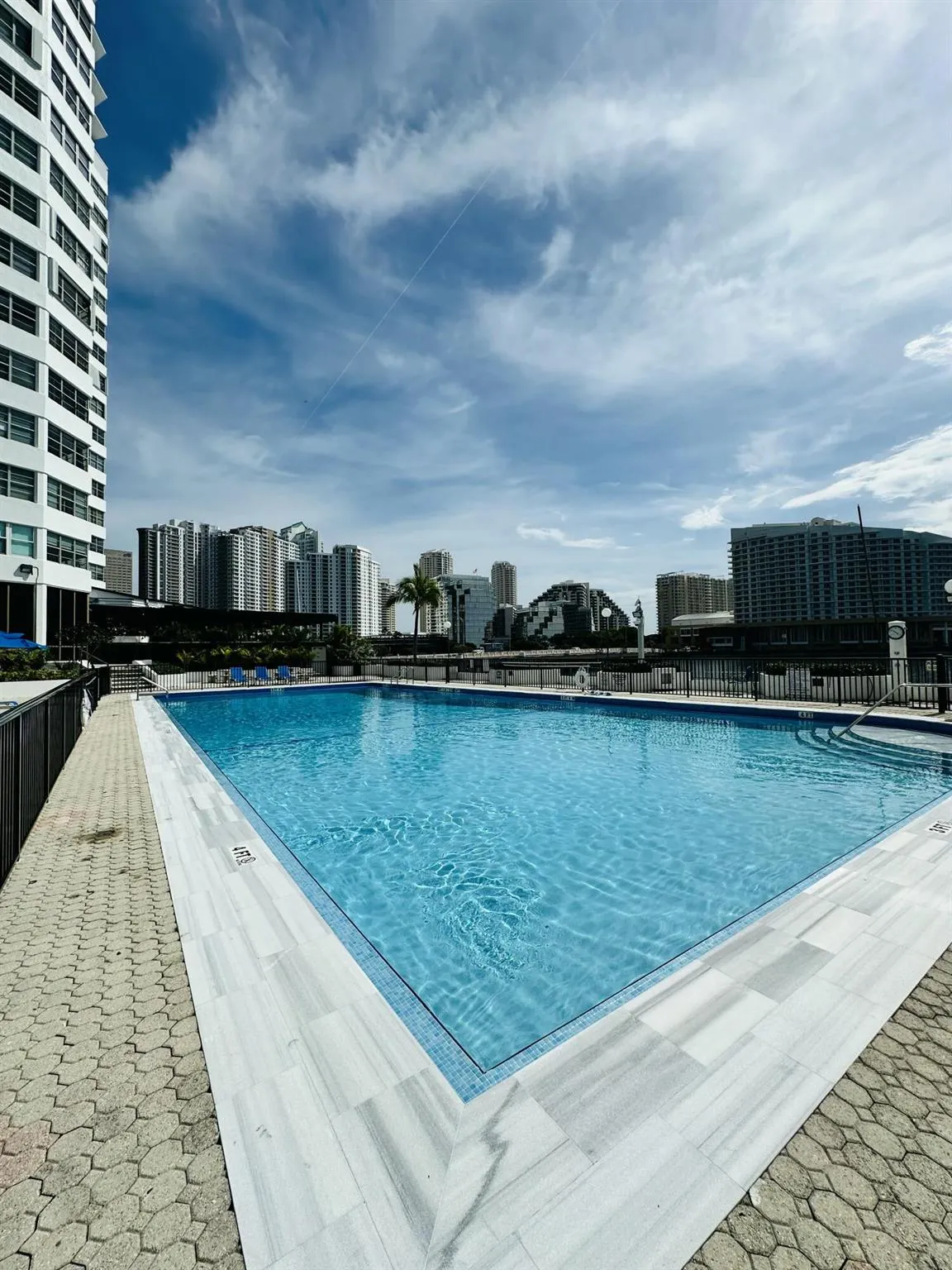 905 Brickell Bay Drive, #1223