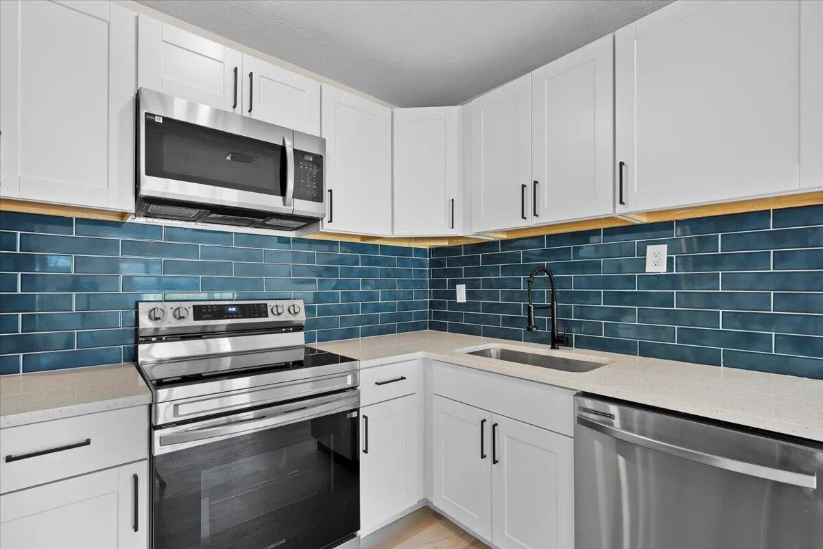 821 43rd Street
