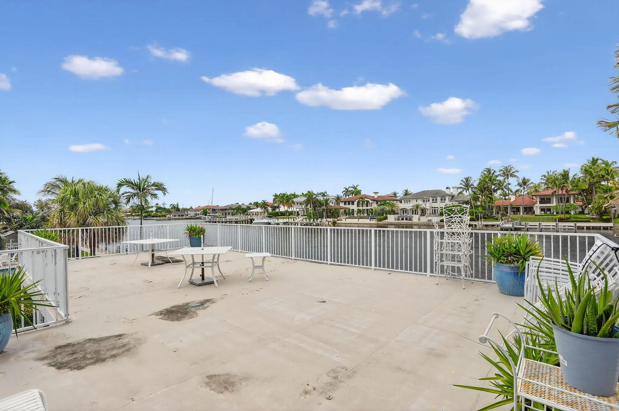 1043 Hillsboro Mile, #22c