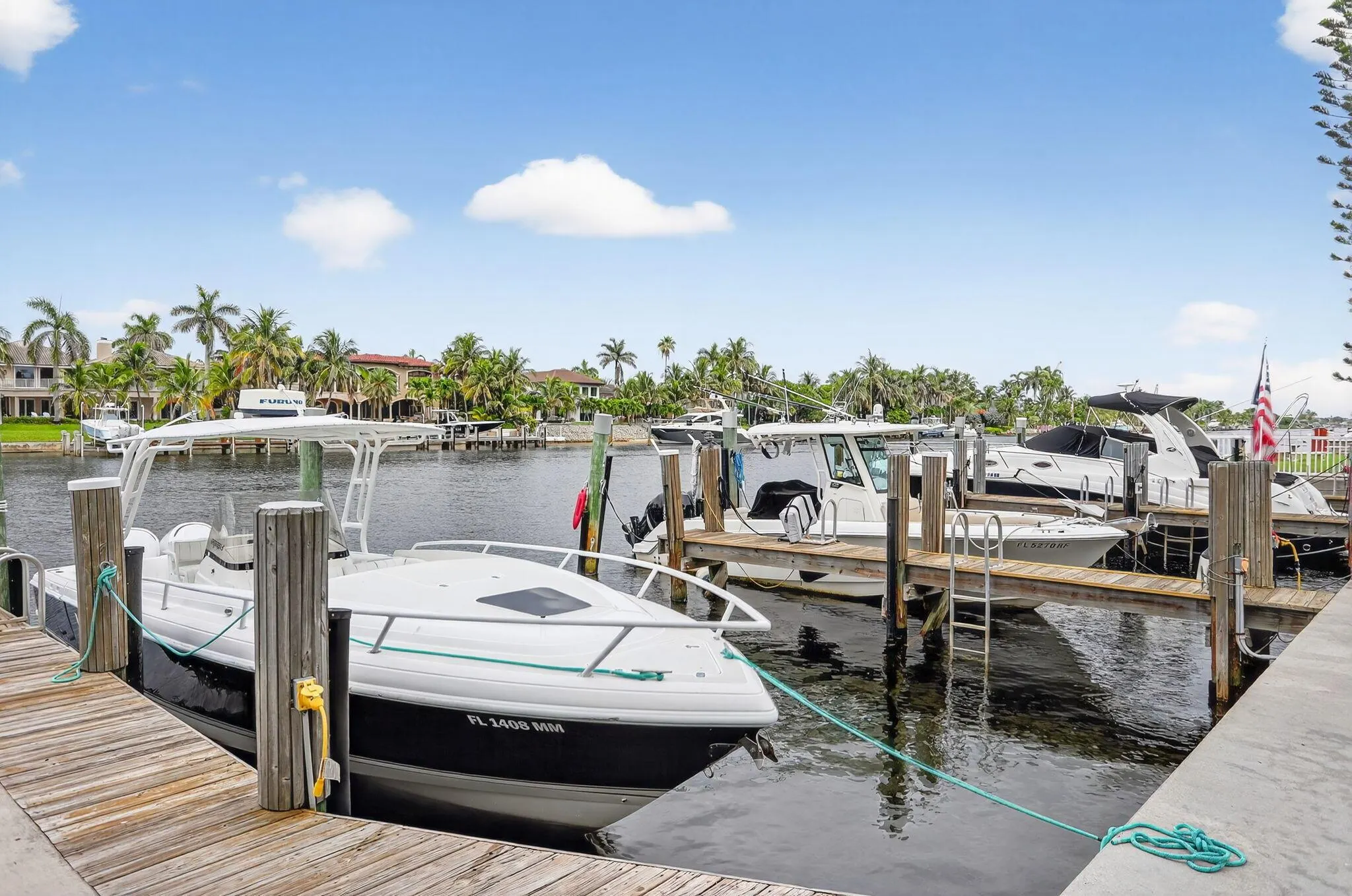 1043 Hillsboro Mile, #22c