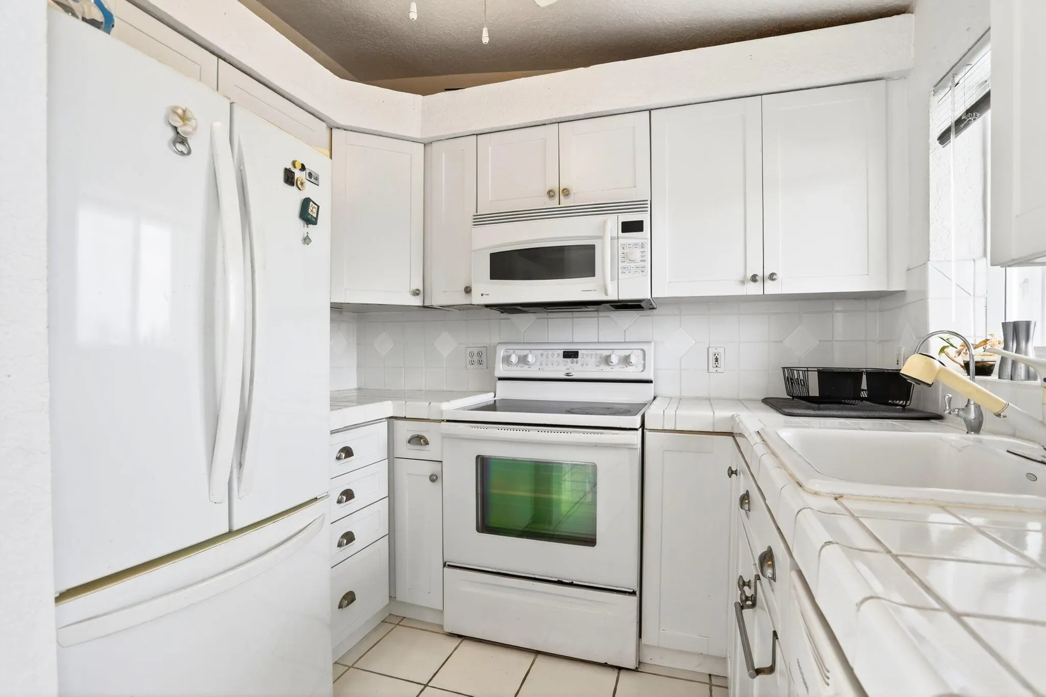 1043 Hillsboro Mile, #22c