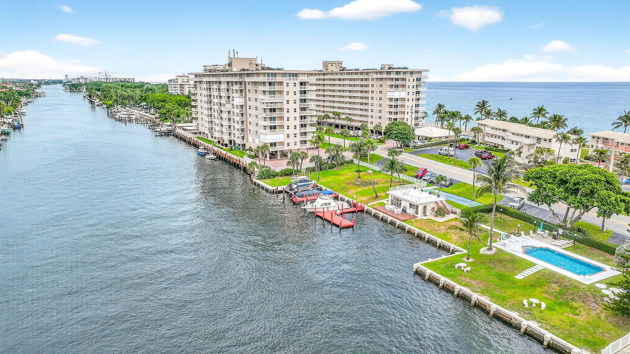 1043 Hillsboro Mile, #22c