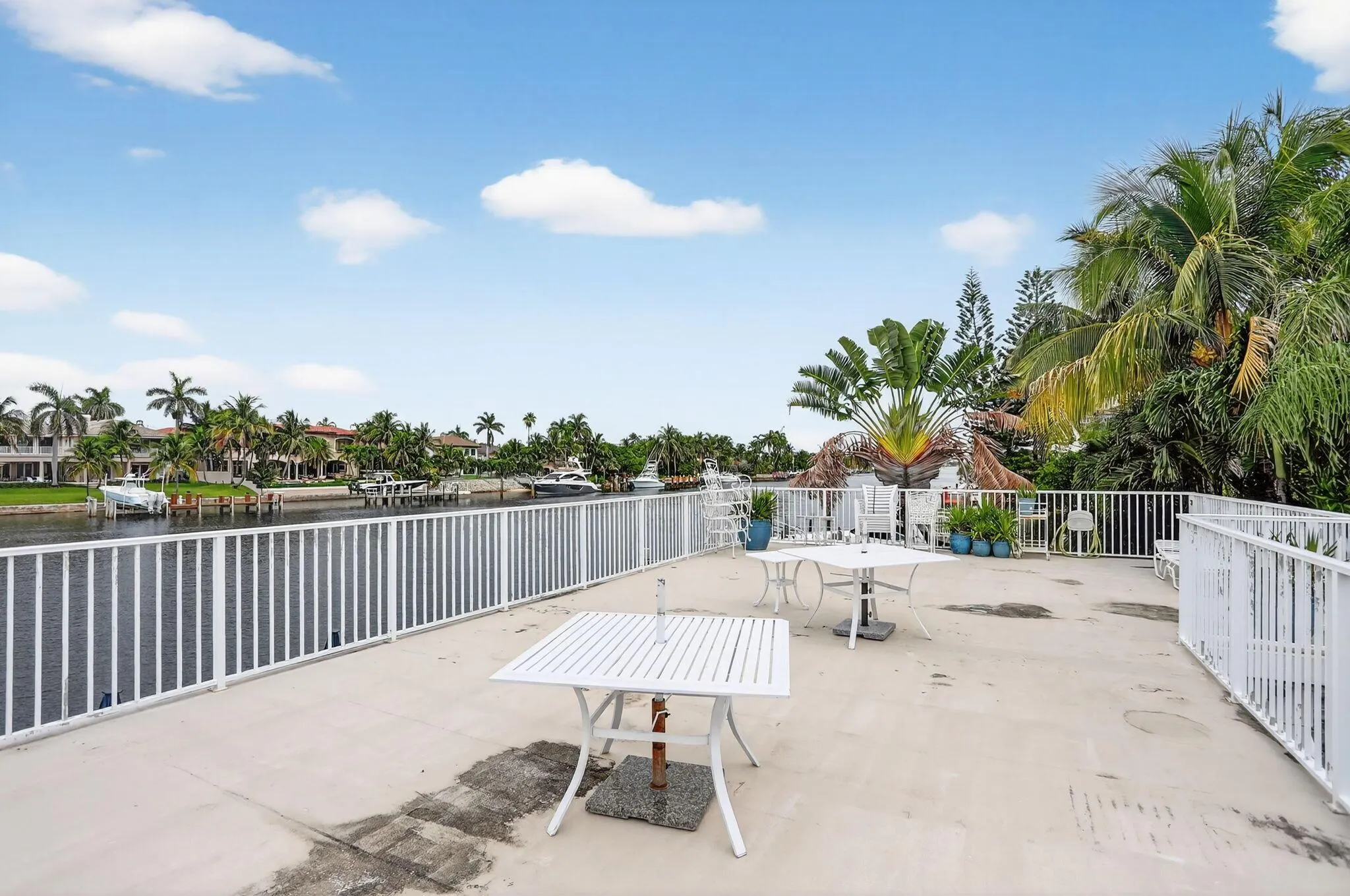 1043 Hillsboro Mile, #22c