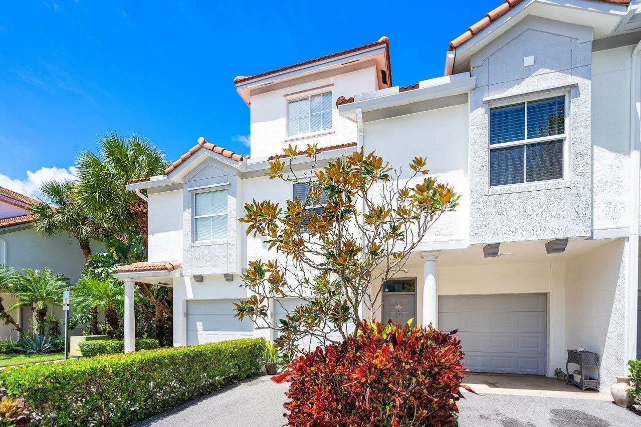 2054 Alta Meadows Lane, #2402