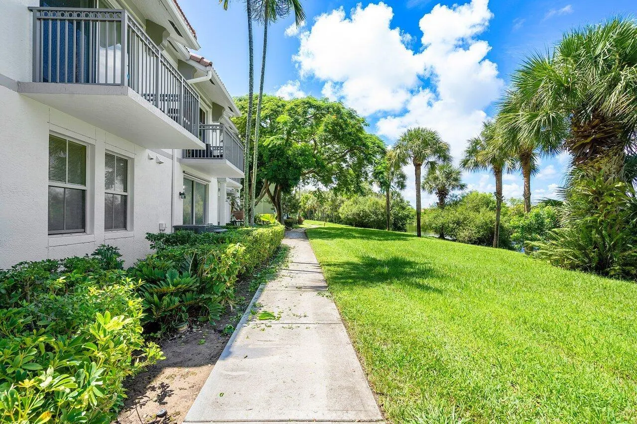 2054 Alta Meadows Lane, #2402