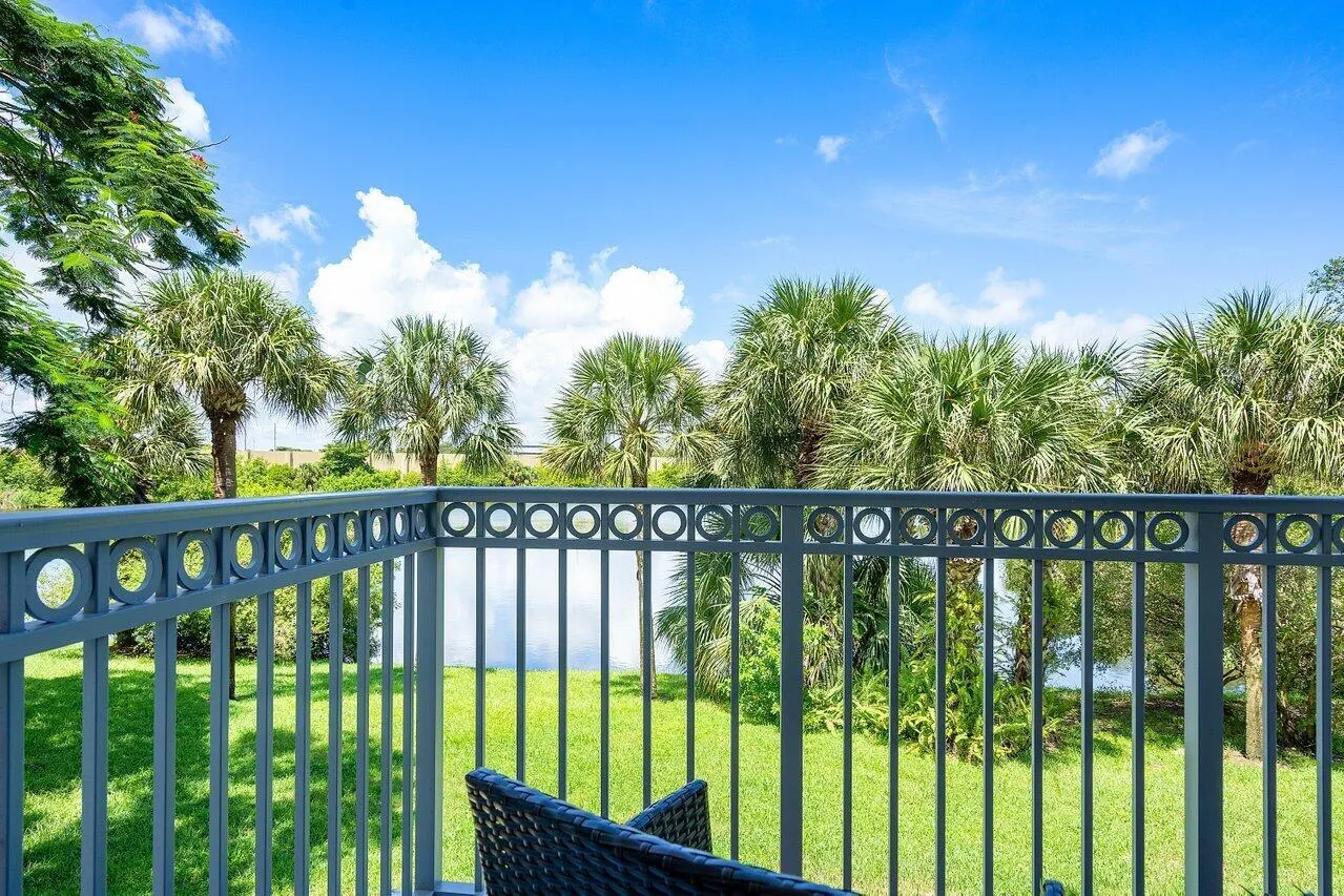 2054 Alta Meadows Lane, #2402