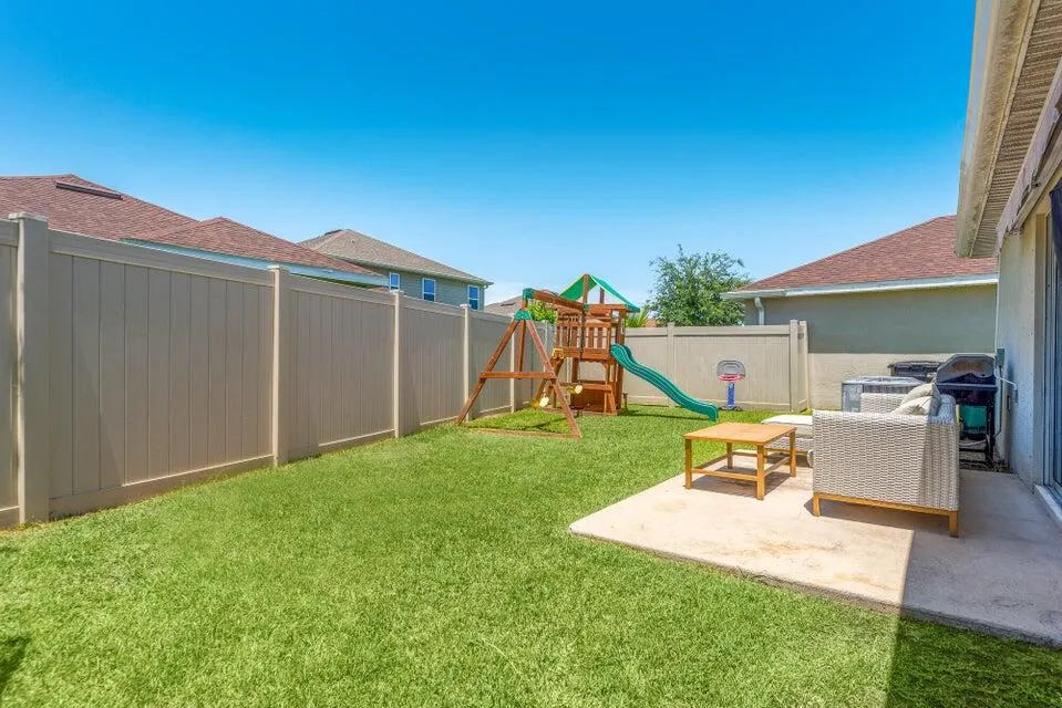 5940 NW Pine Trail Circle