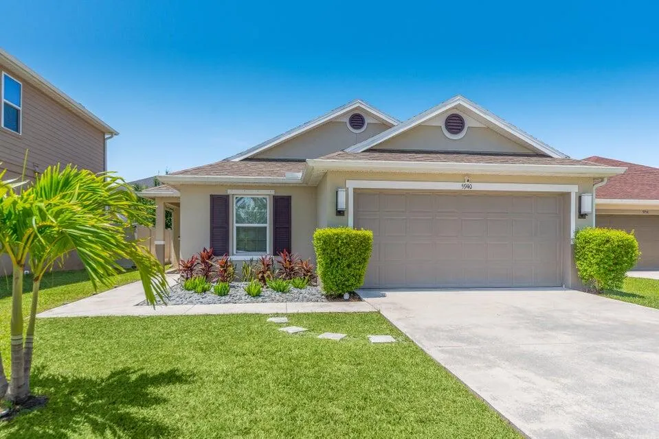 5940 NW Pine Trail Circle