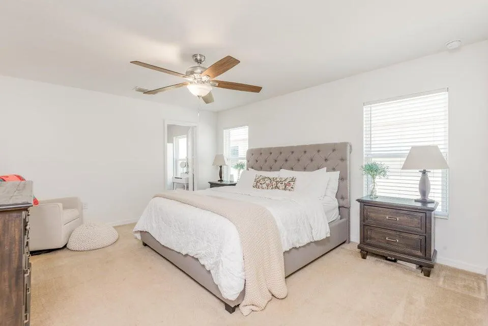 5940 NW Pine Trail Circle