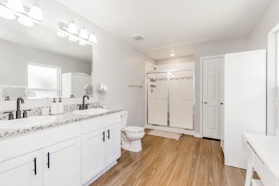 5940 NW Pine Trail Circle