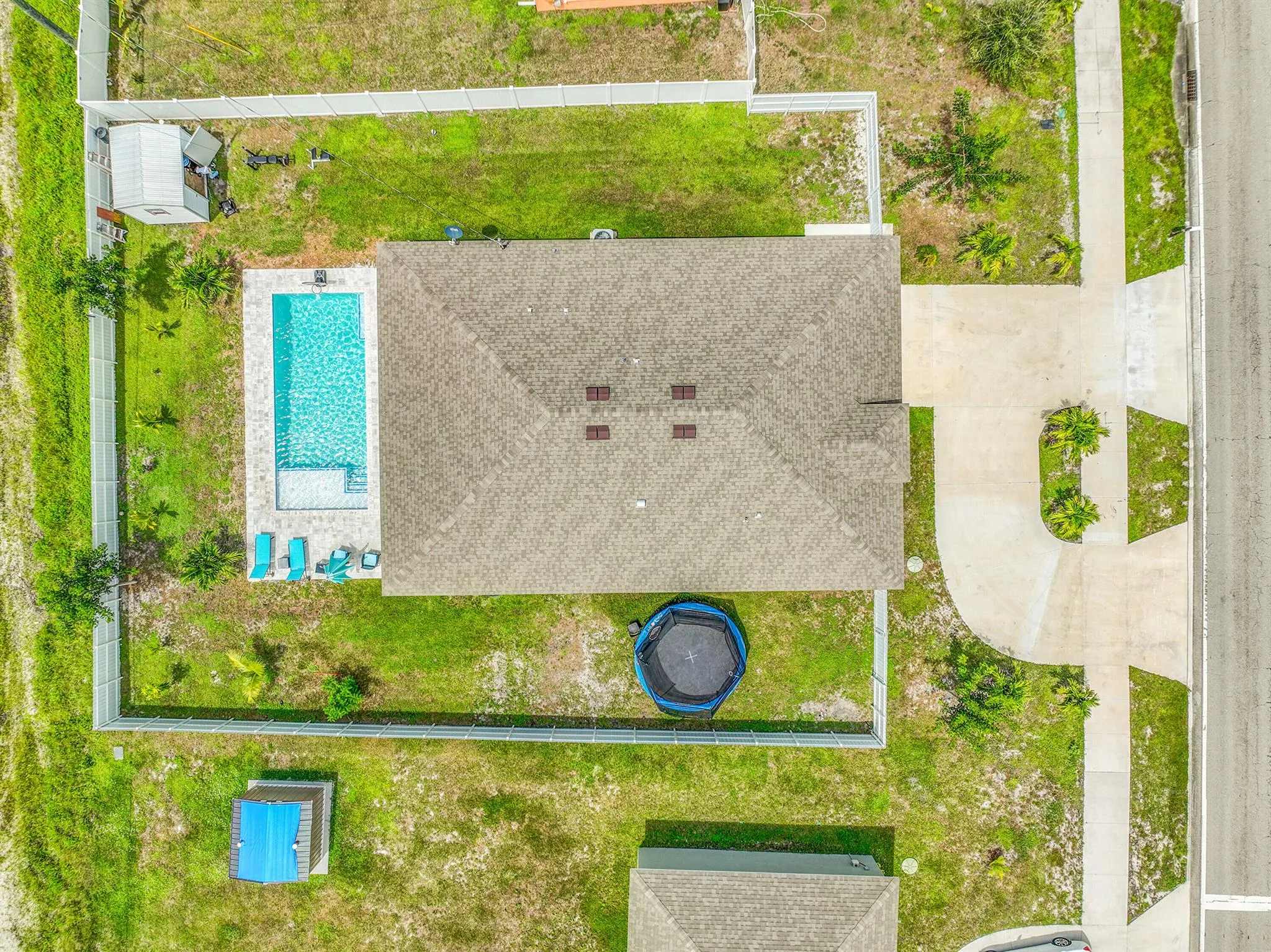 418 NW Airoso Boulevard