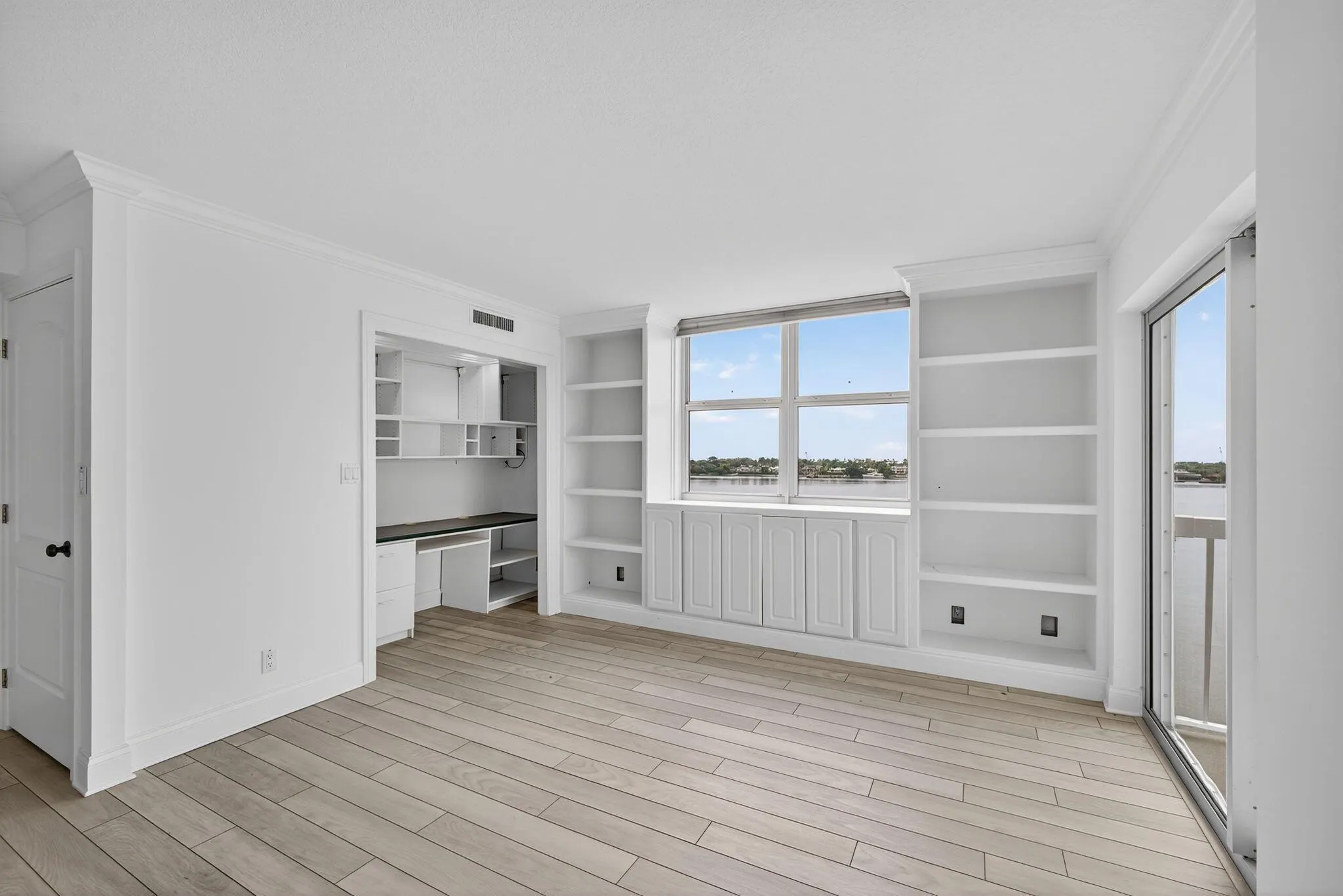 2600 N Flagler 907 Drive, #907