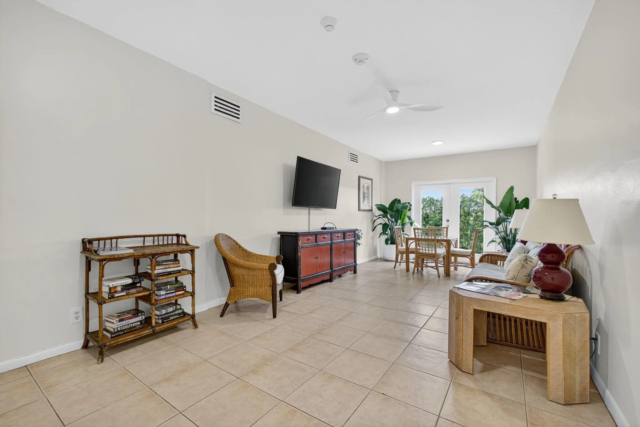 2600 N Flagler 907 Drive, #907