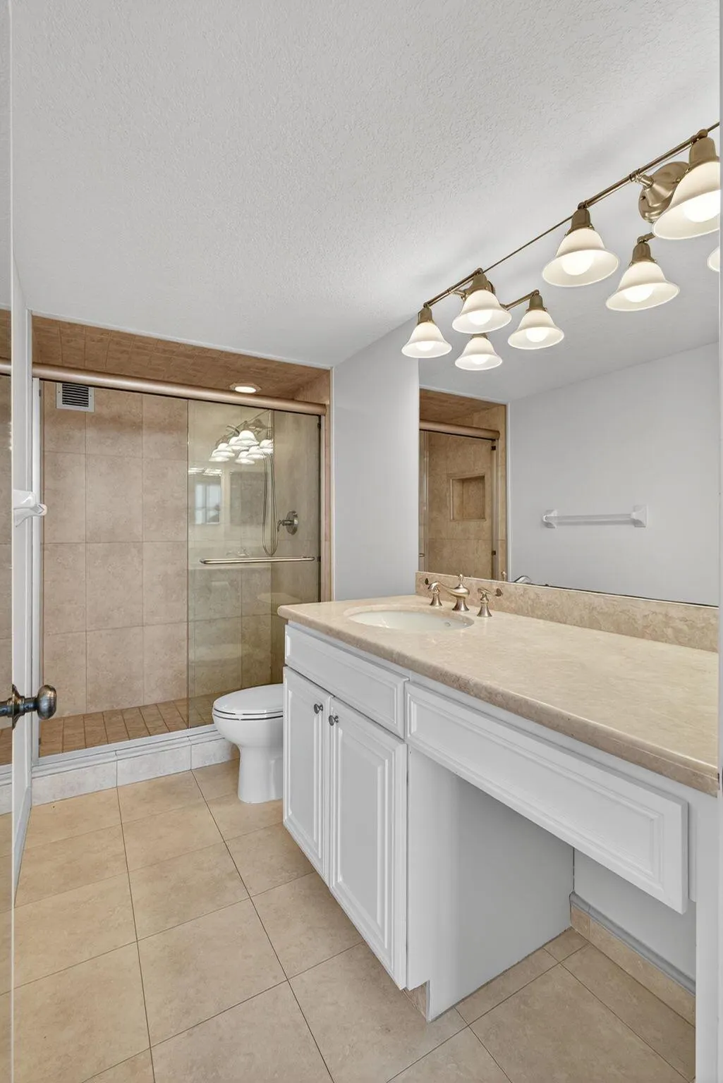 2600 N Flagler 907 Drive, #907