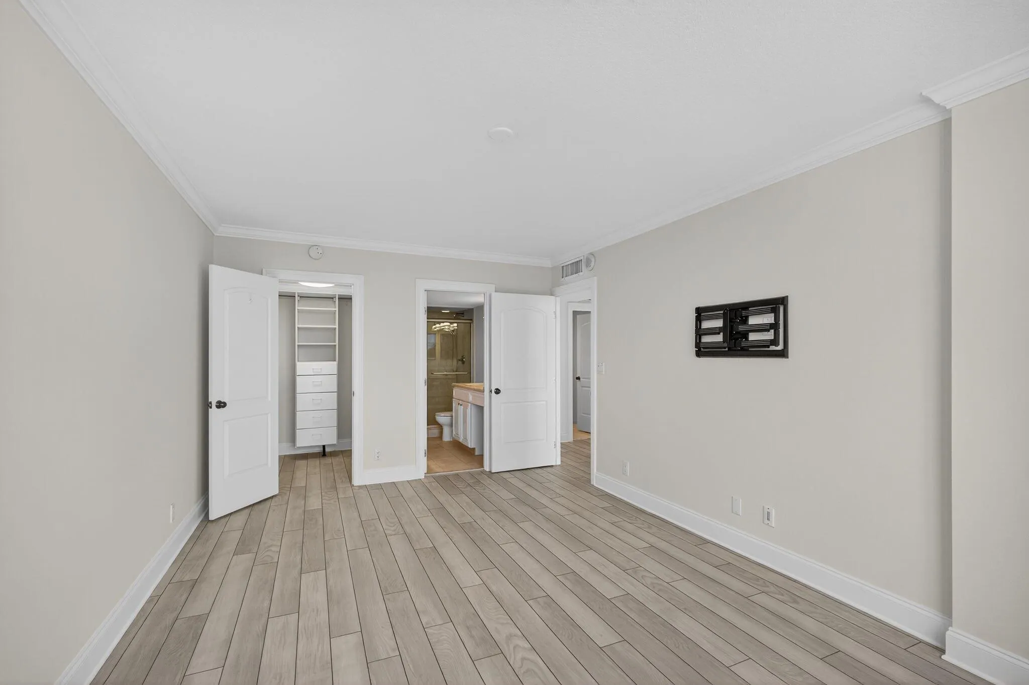2600 N Flagler 907 Drive, #907