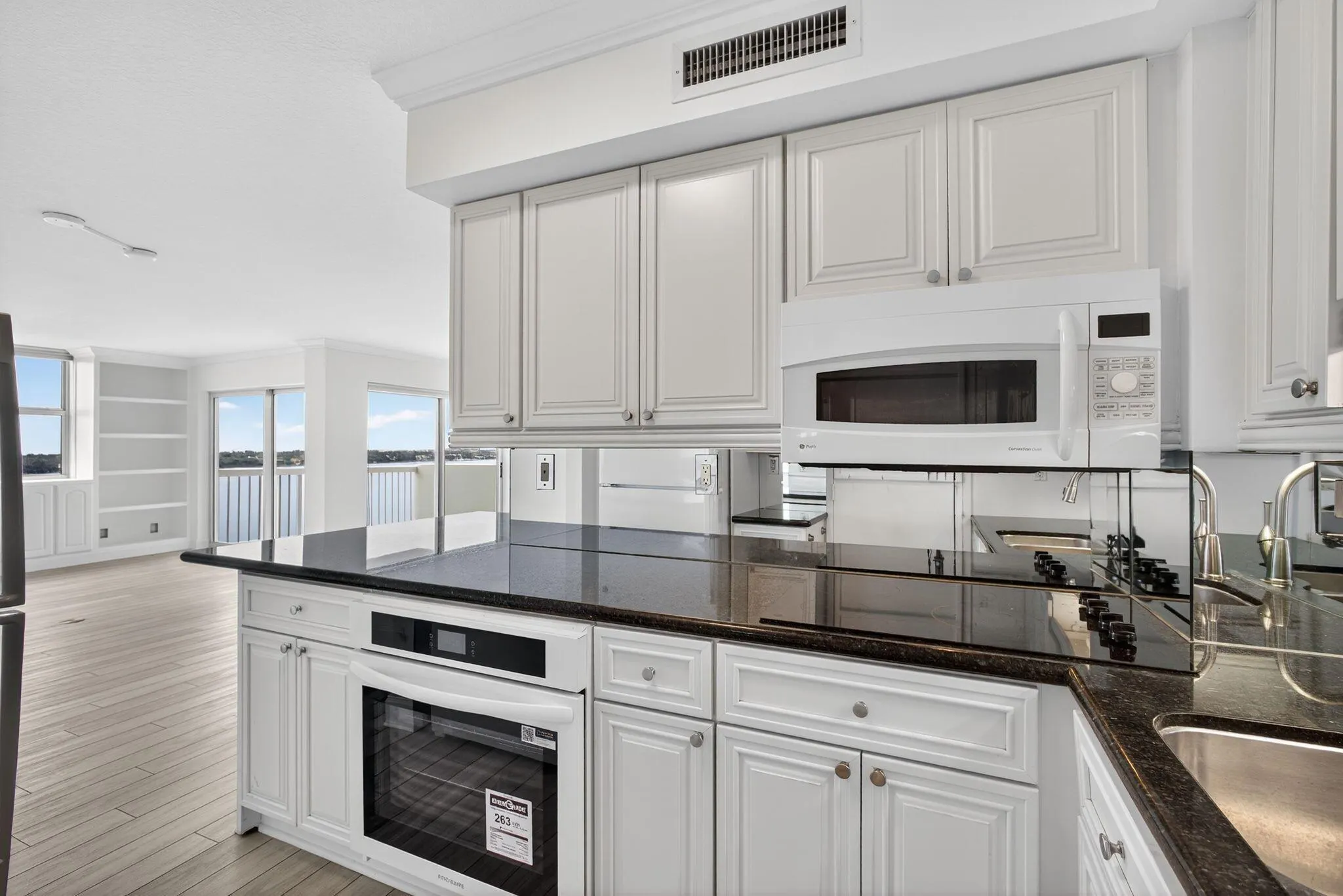 2600 N Flagler 907 Drive, #907