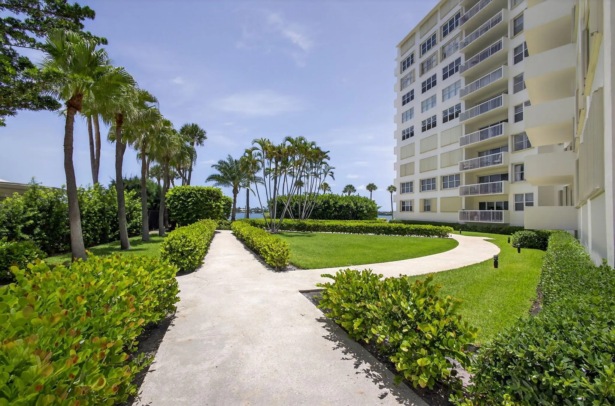 2600 N Flagler 907 Drive, #907