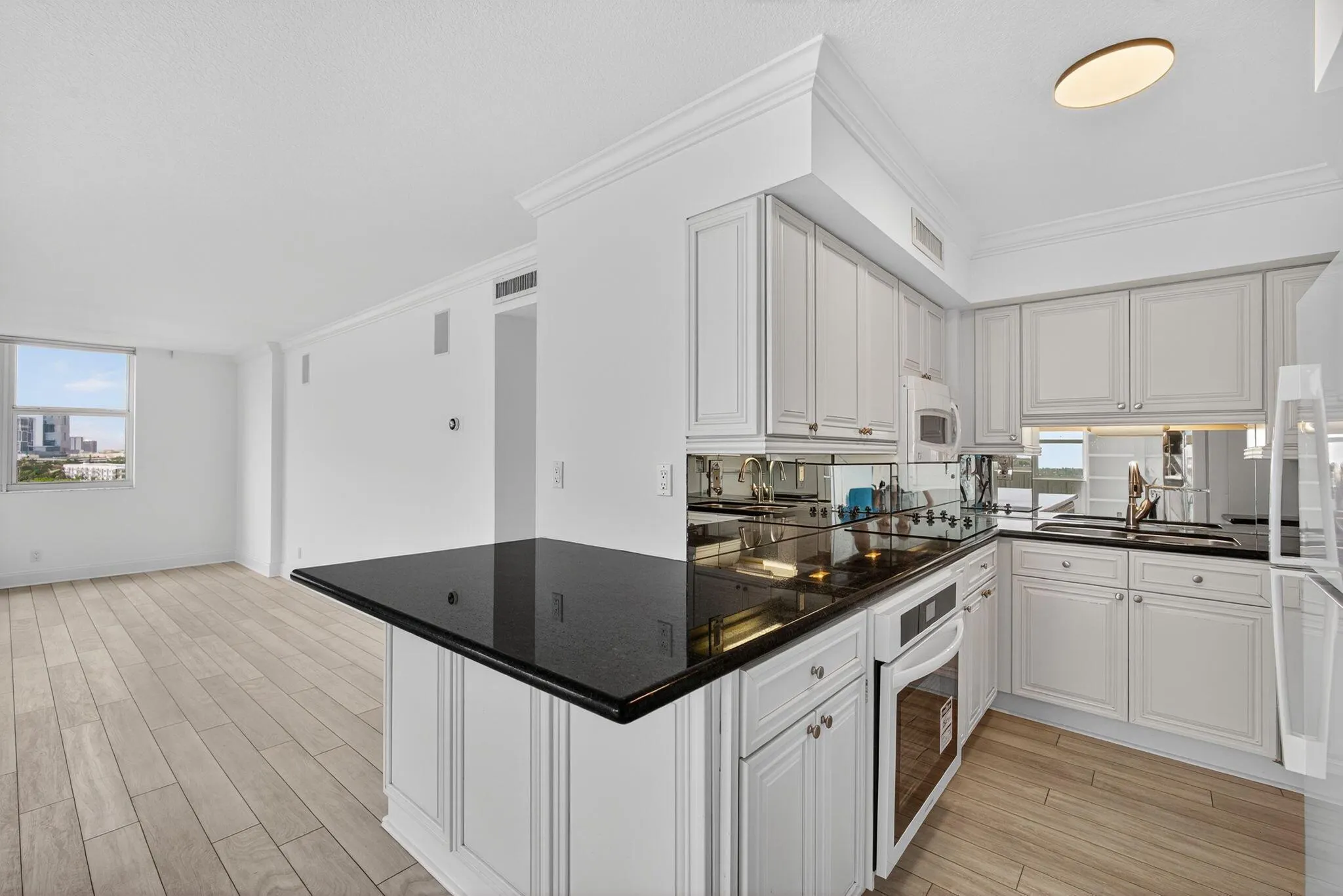 2600 N Flagler 907 Drive, #907
