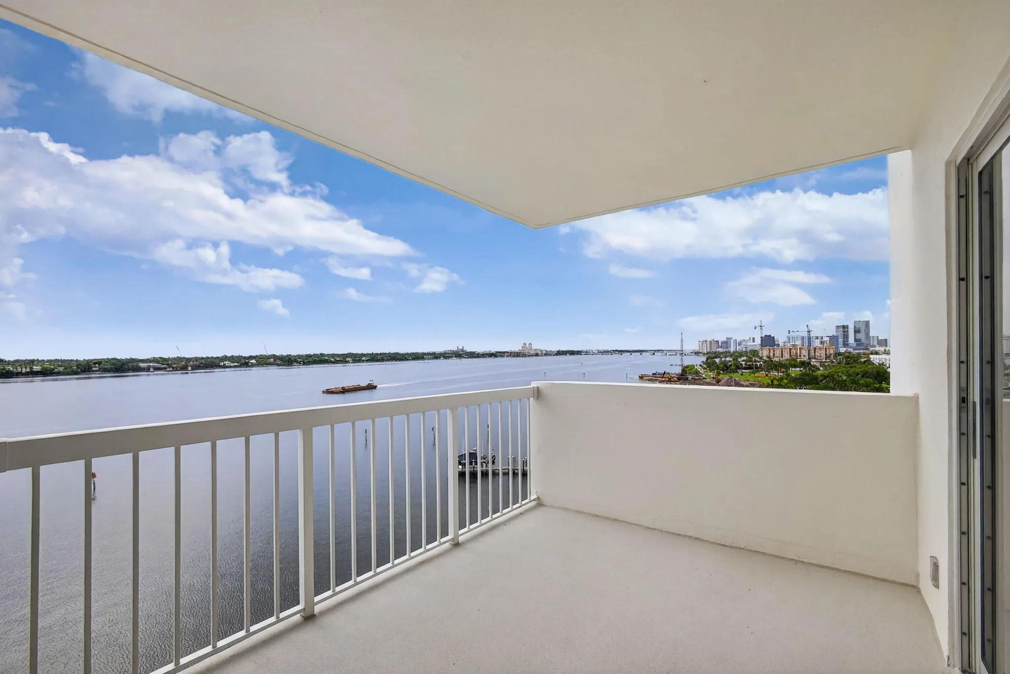 2600 N Flagler 907 Drive, #907