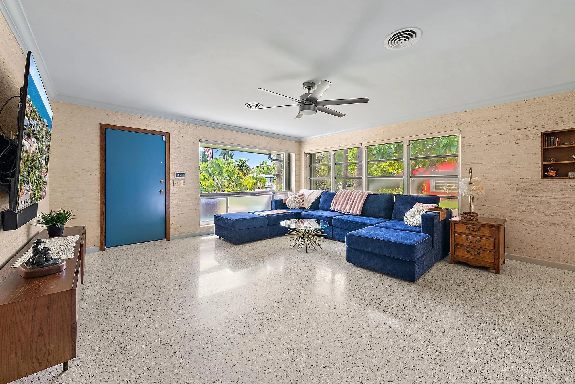 631 S Palmway