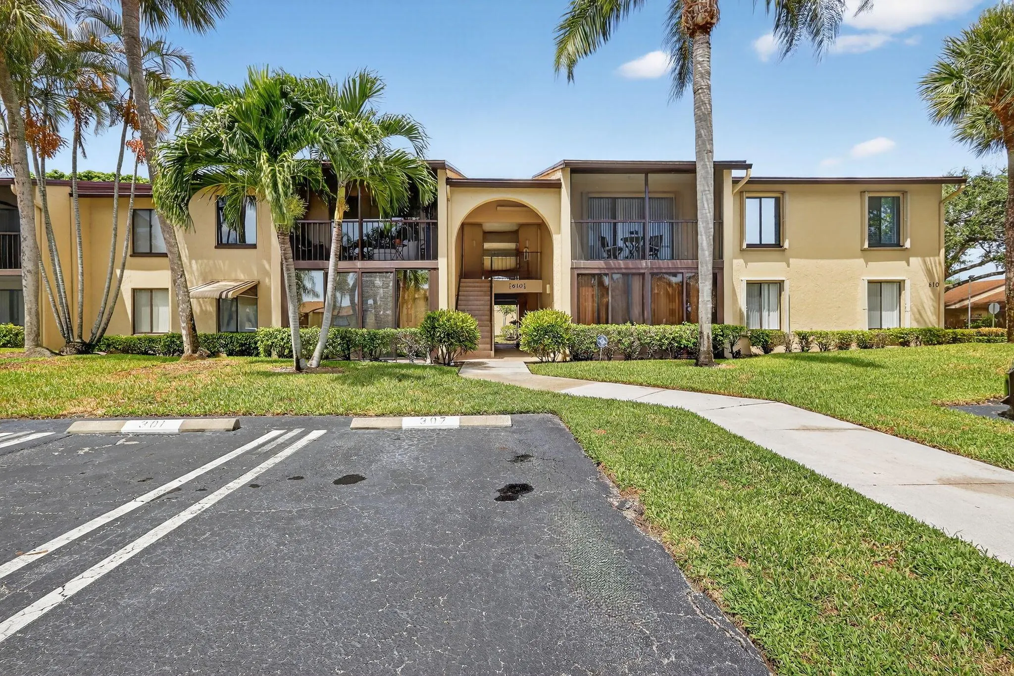 610 Sea Pine Way, #E2