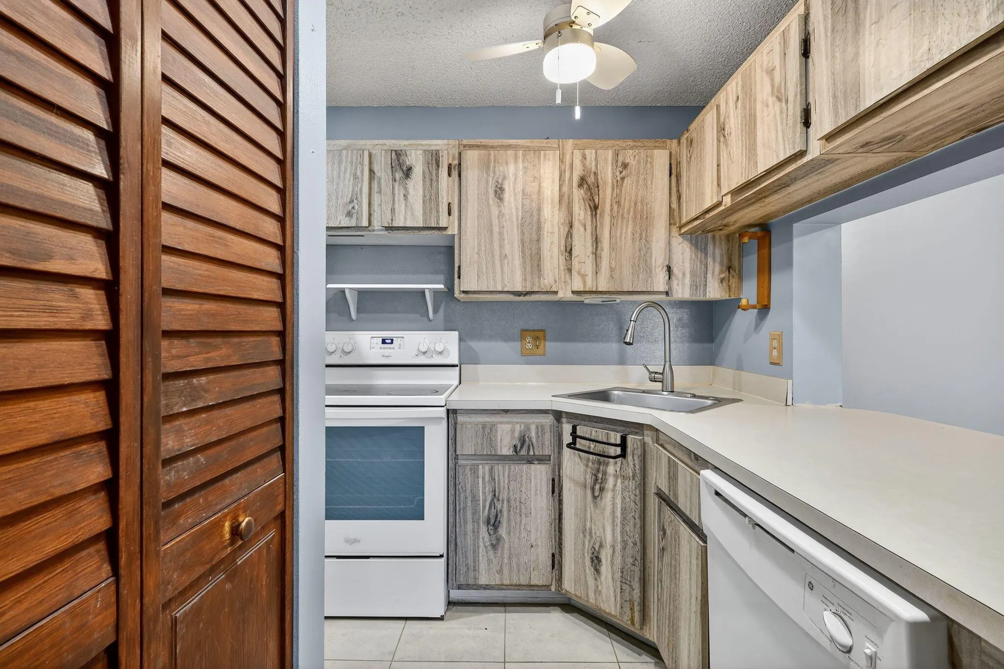 610 Sea Pine Way, #E2