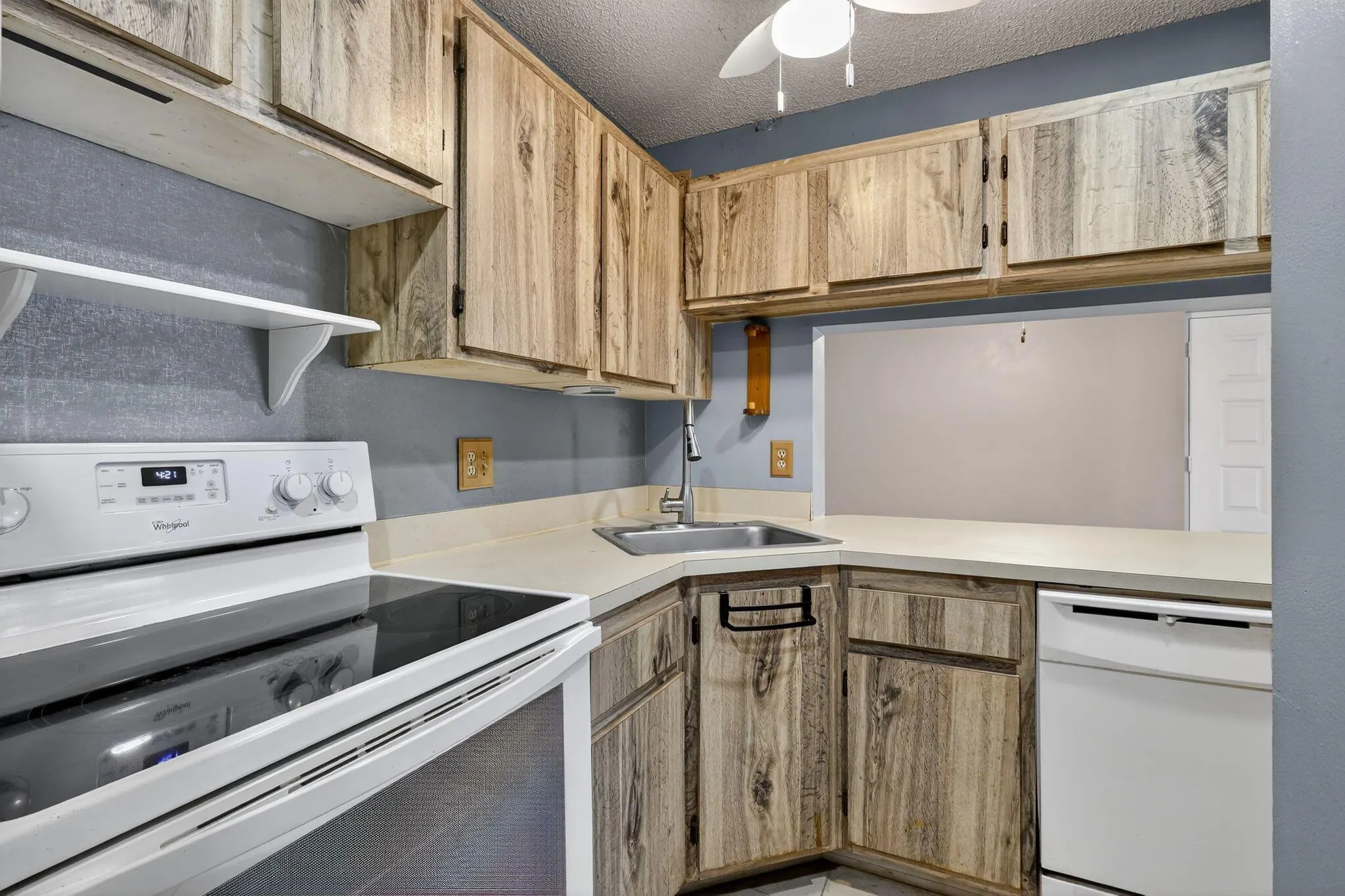 610 Sea Pine Way, #E2