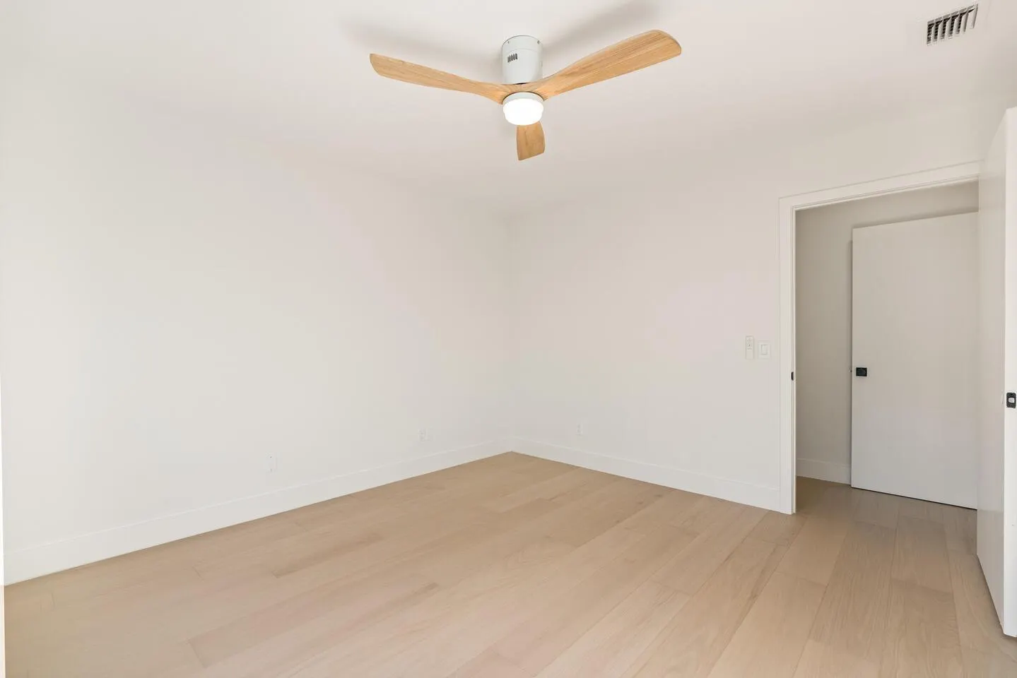 428 SW Akron Avenue, #1a