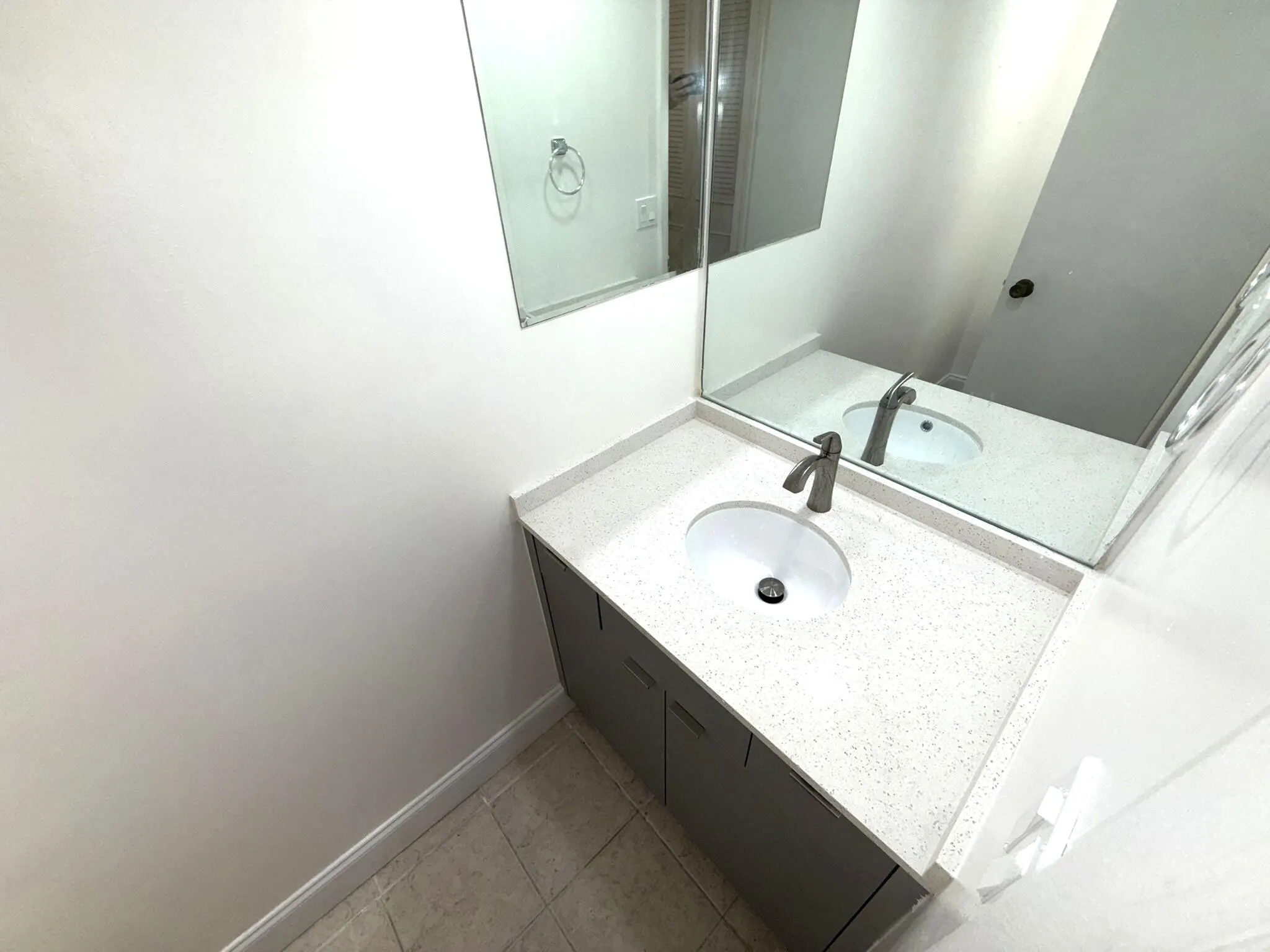 3670 Inverrary Drive, #3g
