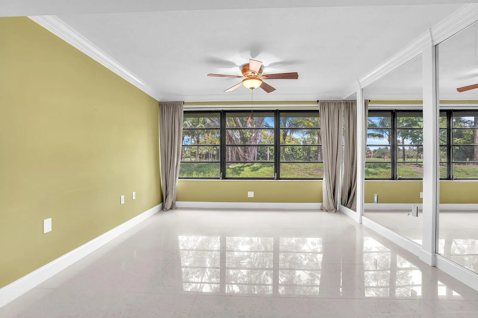 6073 Balboa Circle, #105