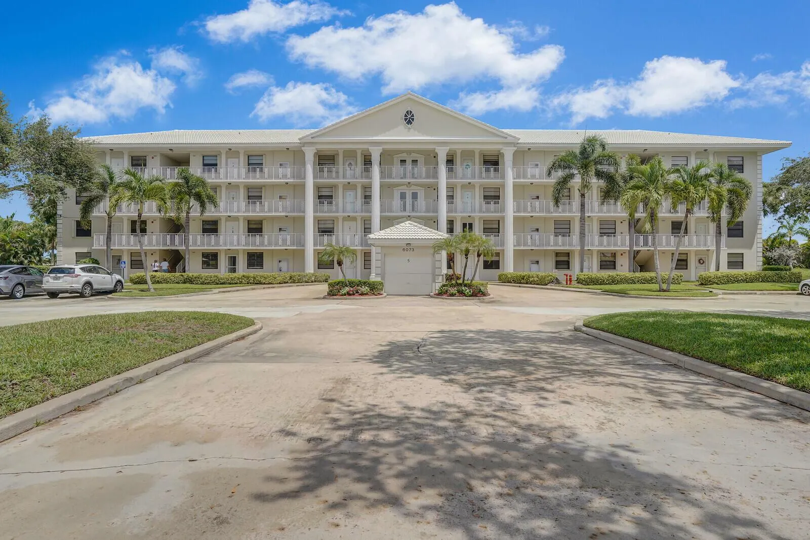 6073 Balboa Circle, #105