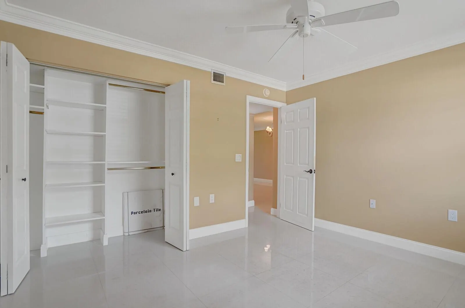 6073 Balboa Circle, #105