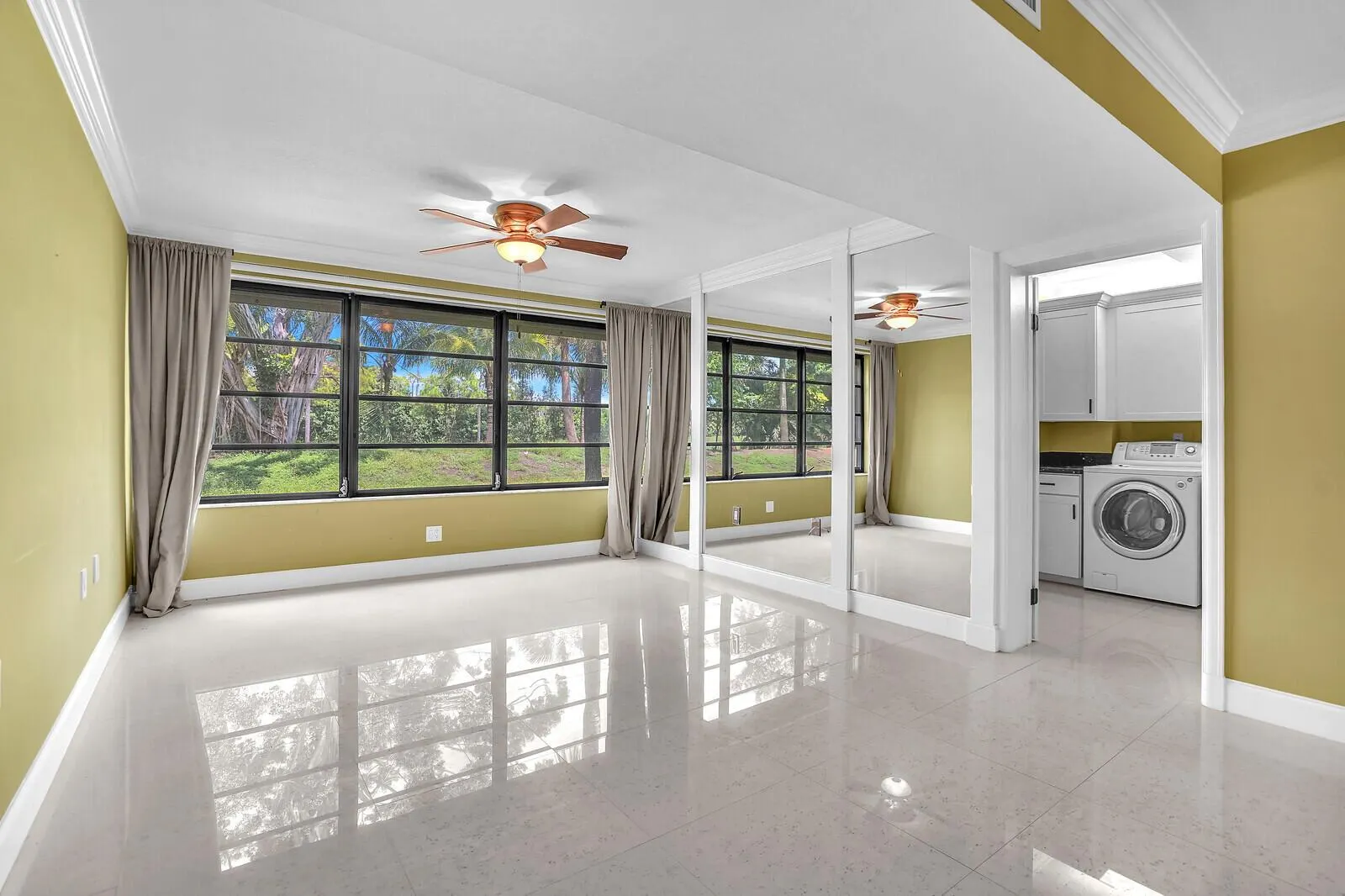 6073 Balboa Circle, #105