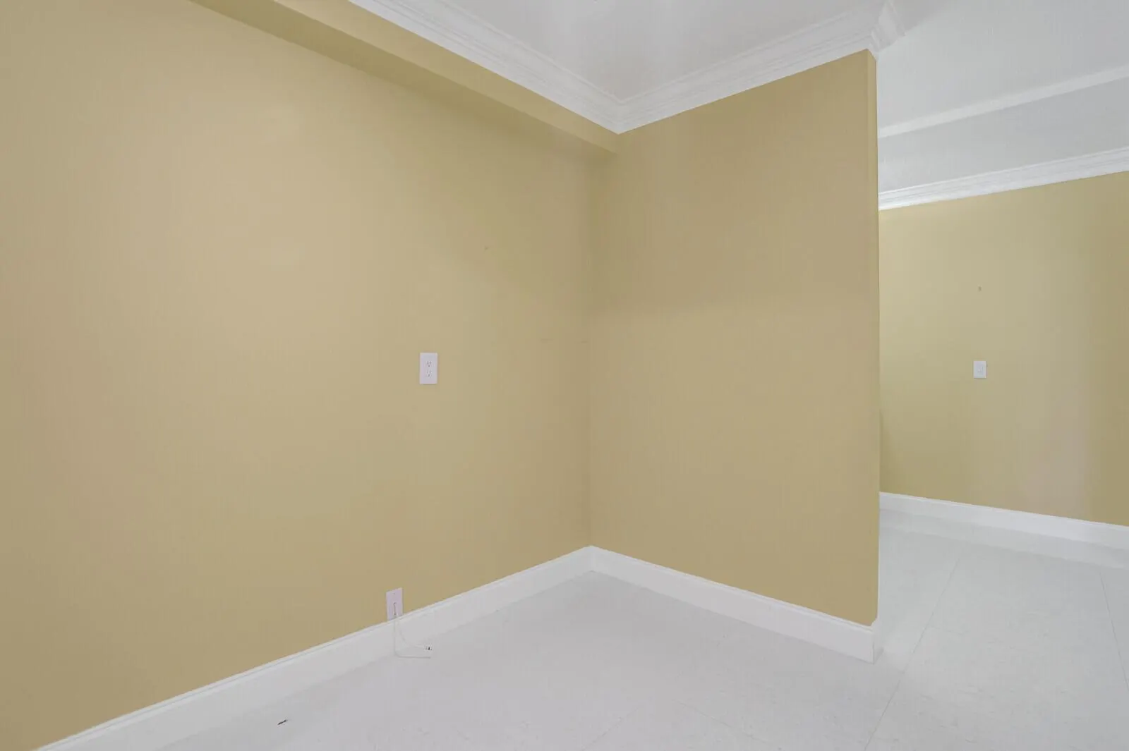 6073 Balboa Circle, #105
