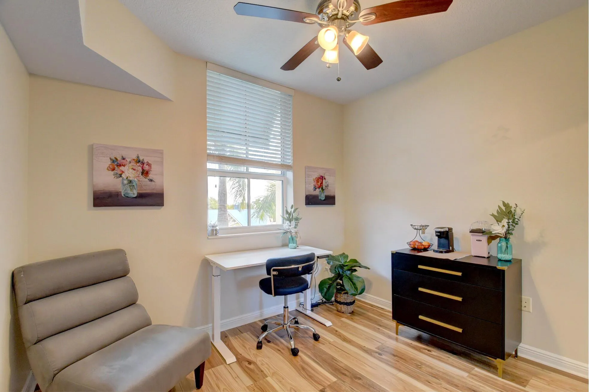 350 N Federal Highway, #103