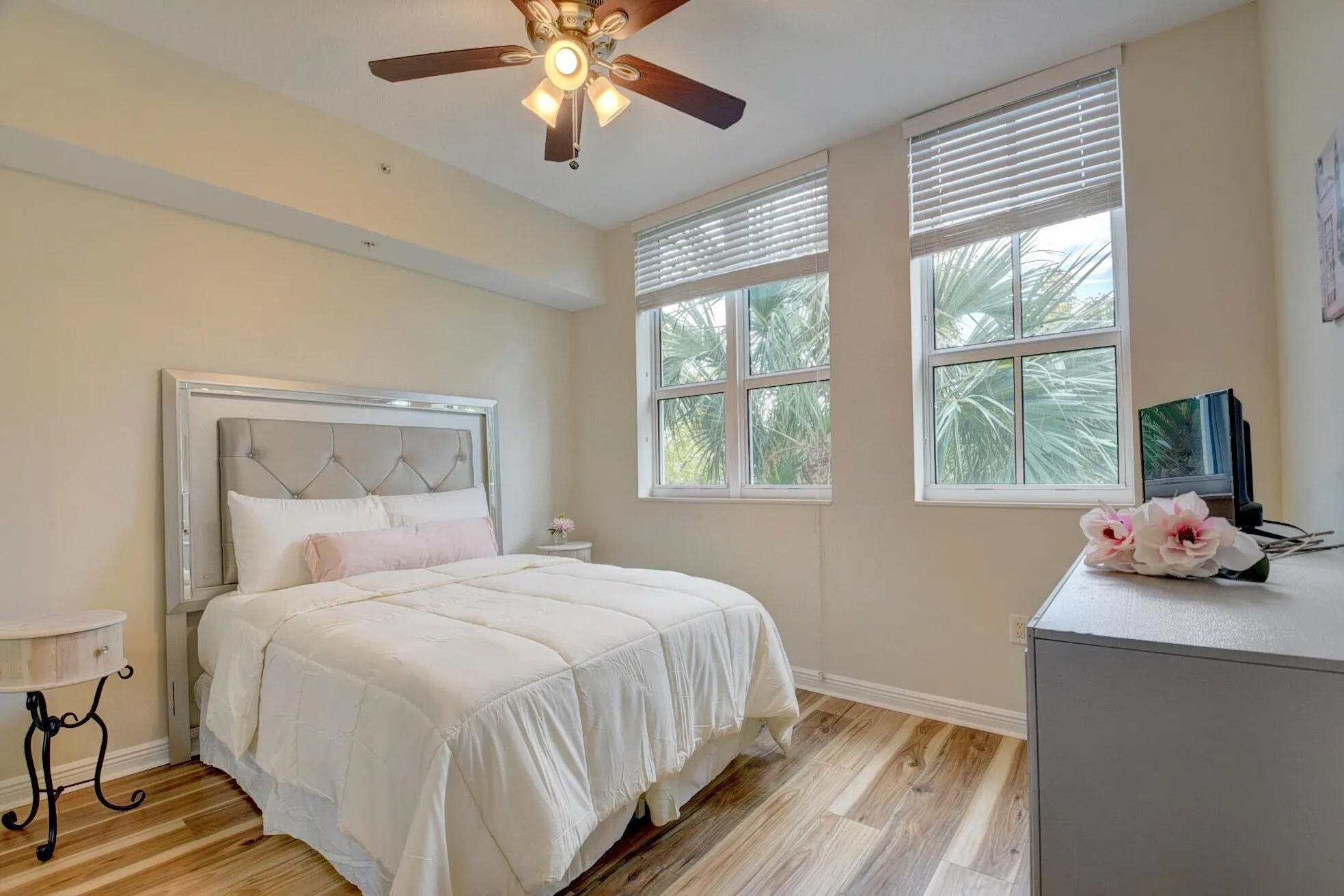 350 N Federal Highway, #103