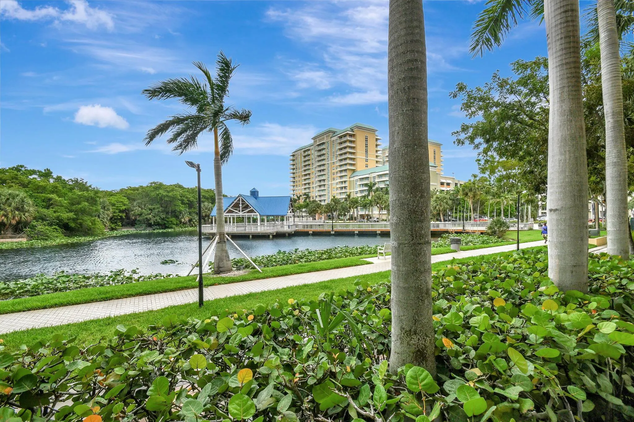350 N Federal Highway, #103
