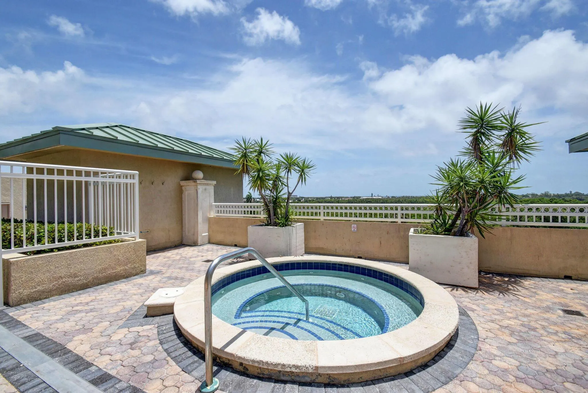 350 N Federal Highway, #103