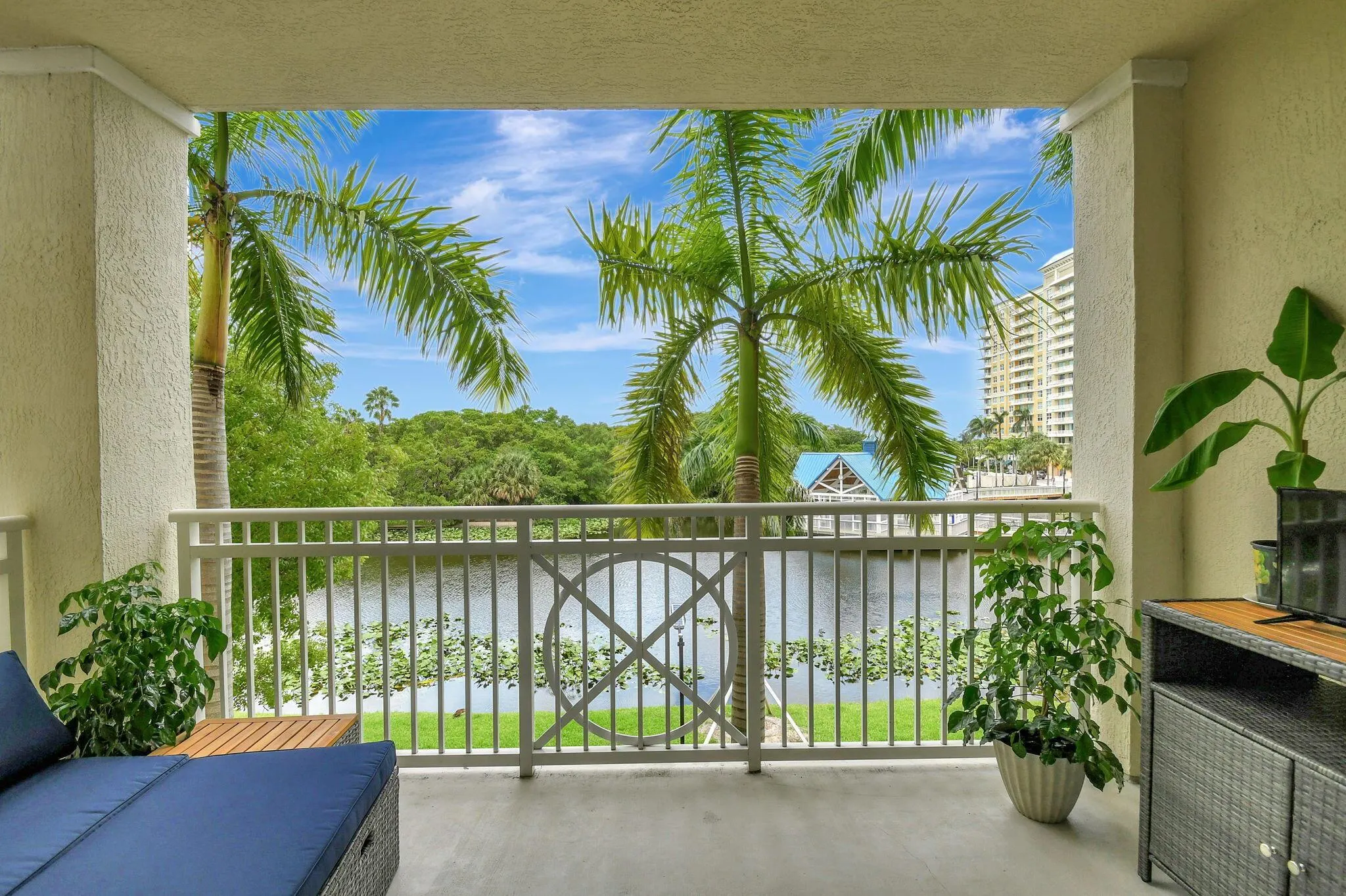350 N Federal Highway, #103