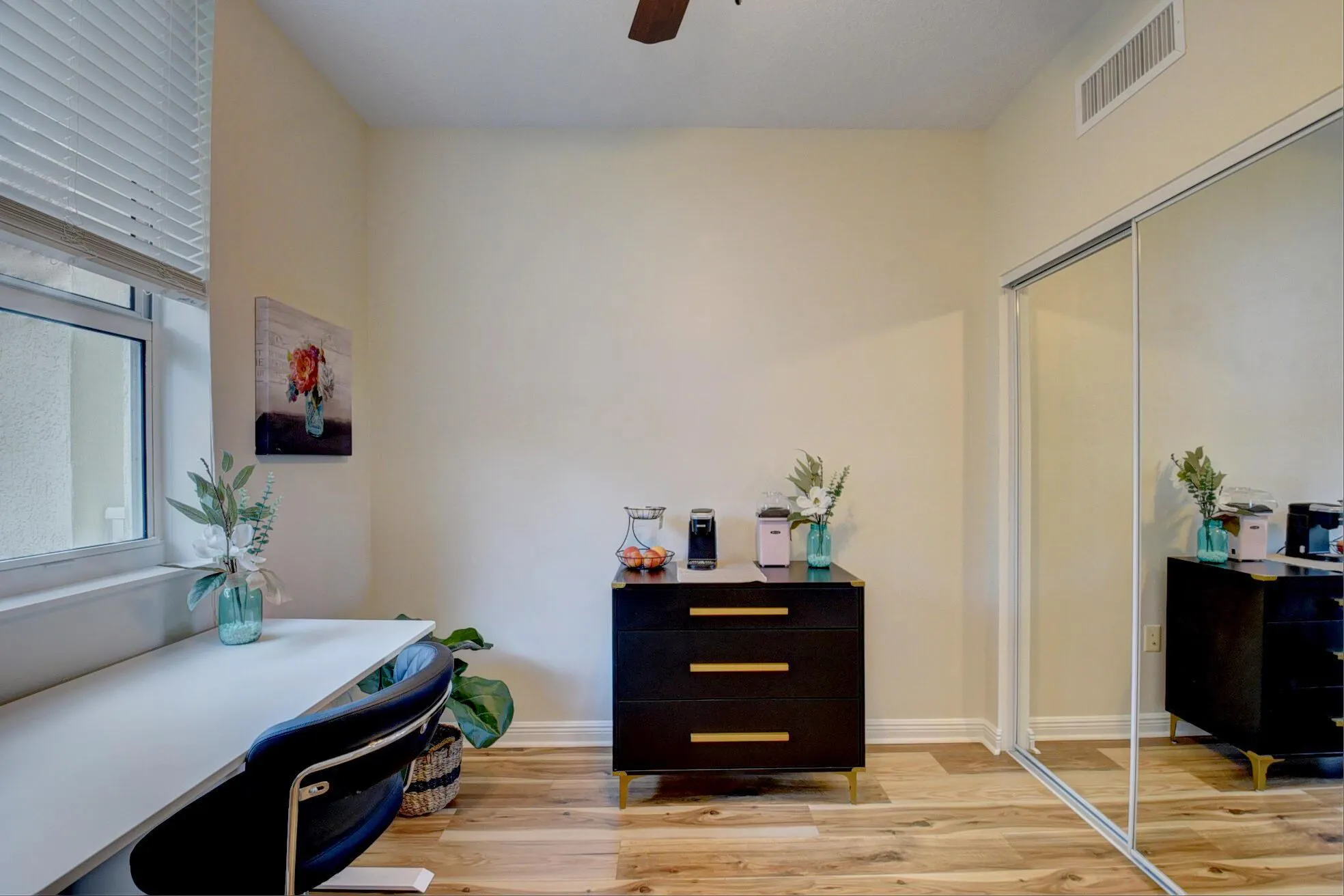 350 N Federal Highway, #103