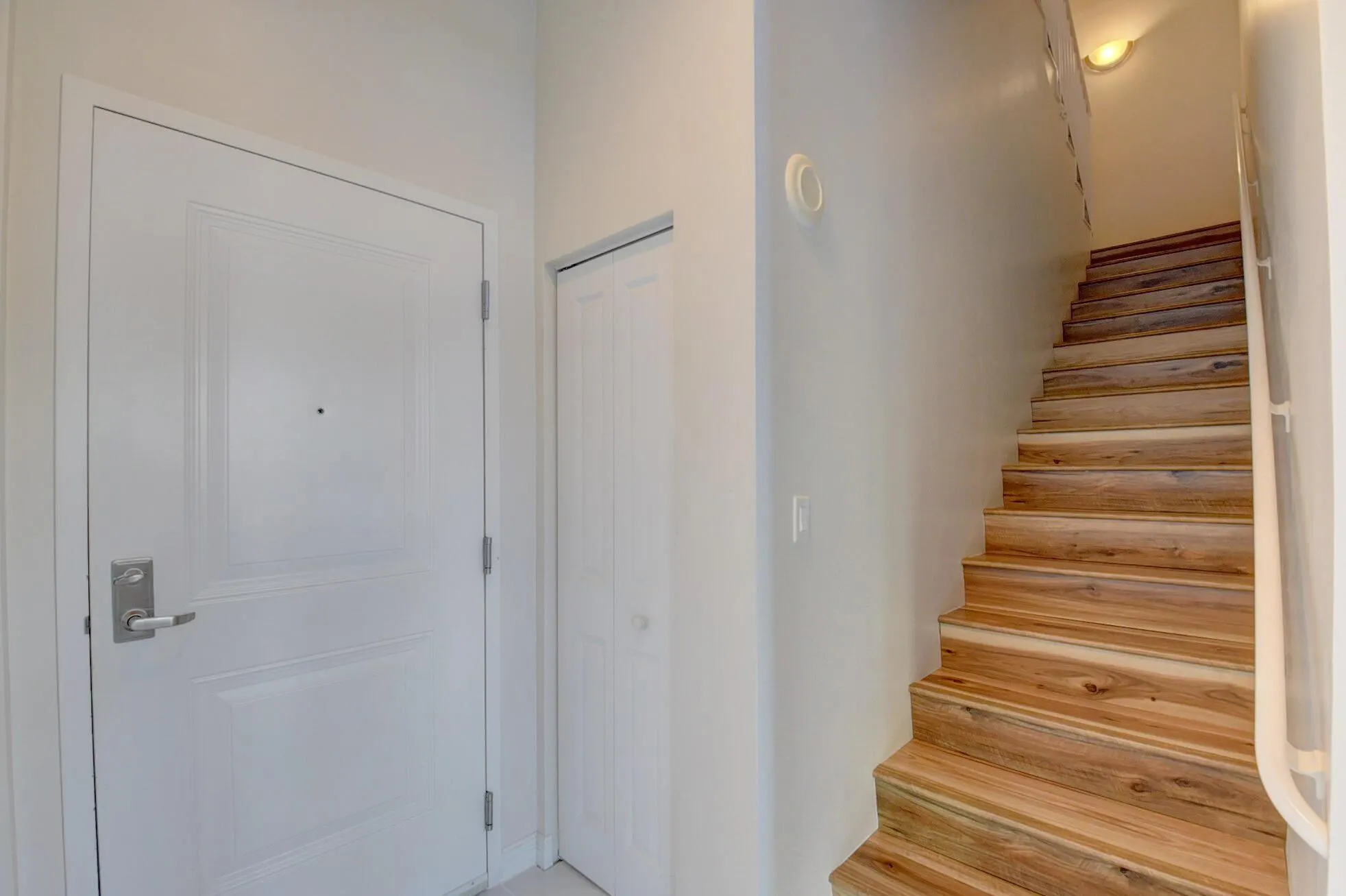 350 N Federal Highway, #103