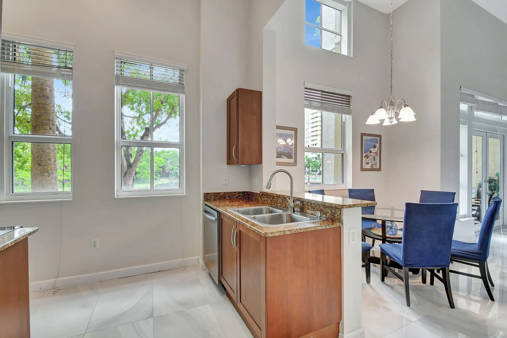 350 N Federal Highway, #103